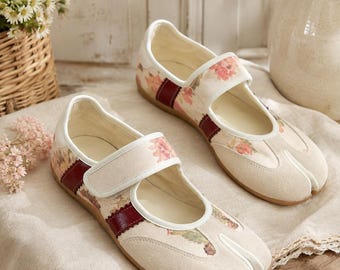Sapatilhas Tabi Mary Jane florais para mulheres, sapatilhas de ballet com bico dividido, tira única, sola de TPU de perfil baixo, tamanho grande, calçado confortável para o dia a dia.
