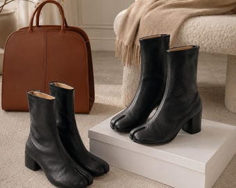 Botas femininas pretas de cano curto com bico dividido, em couro bovino dividido, salto grosso de 3,5 ou 5,5 cm, zíper lateral, estilo minimalista vintage, tamanhos estendidos.