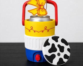 Glacière Jessie pour canettes | Porte-canette inspiré d'une cow-girl | Koozie canette de soda imprimée en 3D | Porte-gobelet western | Cadeau pour les fans de jouets