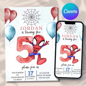 Op de afbeelding: Een verjaardagsuitnodigingskaart en een smartphonescherm met hetzelfde ontwerp, voorzien van een superheld in aquarel, een groot rood cijfer vijf, een spinnenweb en rode en blauwe ballonnen. Tekst: Jordan is turning five, please join us, 456 Summer St Sacramento CA 89025, 17 December Saturday at 3:30 PM, RSVP to Mary 123 345 1234.