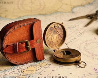 Vintage Sonnenuhr Kompass, Antiker Messing Taschenkompass, Nautisches Navigations Geschenk, Steampunk Kompass, Entdecker Sammlerstück, Handgemacht Maritim