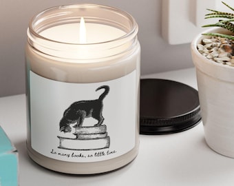 Black Cat on Books-kaars | Sojageurkaars, 9oz