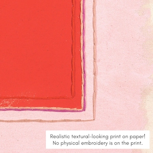 K&ouml;nnte beinhalten: Nahaufnahme eines strukturierten Drucks auf Papier. Das Kunstwerk zeigt ein gro&szlig;es, leuchtend rotes Quadrat mit strukturiertem Aussehen. Das Quadrat wird von einer d&uuml;nnen lila Linie und einer beigen Linie umrandet. Der Text lautet: "Realistischer, texturierter Druck auf Papier! Keine physische Stickerei auf dem Druck."