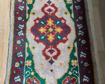 Colorful Vintage Wool Rug, Small Bedroom Fireside Rug (53” x 29”