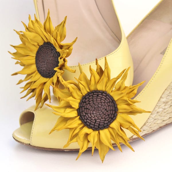 Leather SUNFLOWER SHOE CLIPS, flower shoe brooches, bridal shoe brooches, leather anniversary gift, leather shoe clips, handmade sunflower