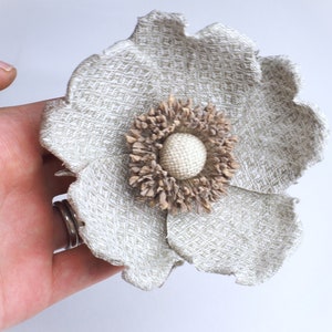LINNEN HUWELIJKSVERJAARDAG cadeau, linnen roos bloembroche, handgemaakte linnen roos, stoffen bloemen, rustieke bruiloft