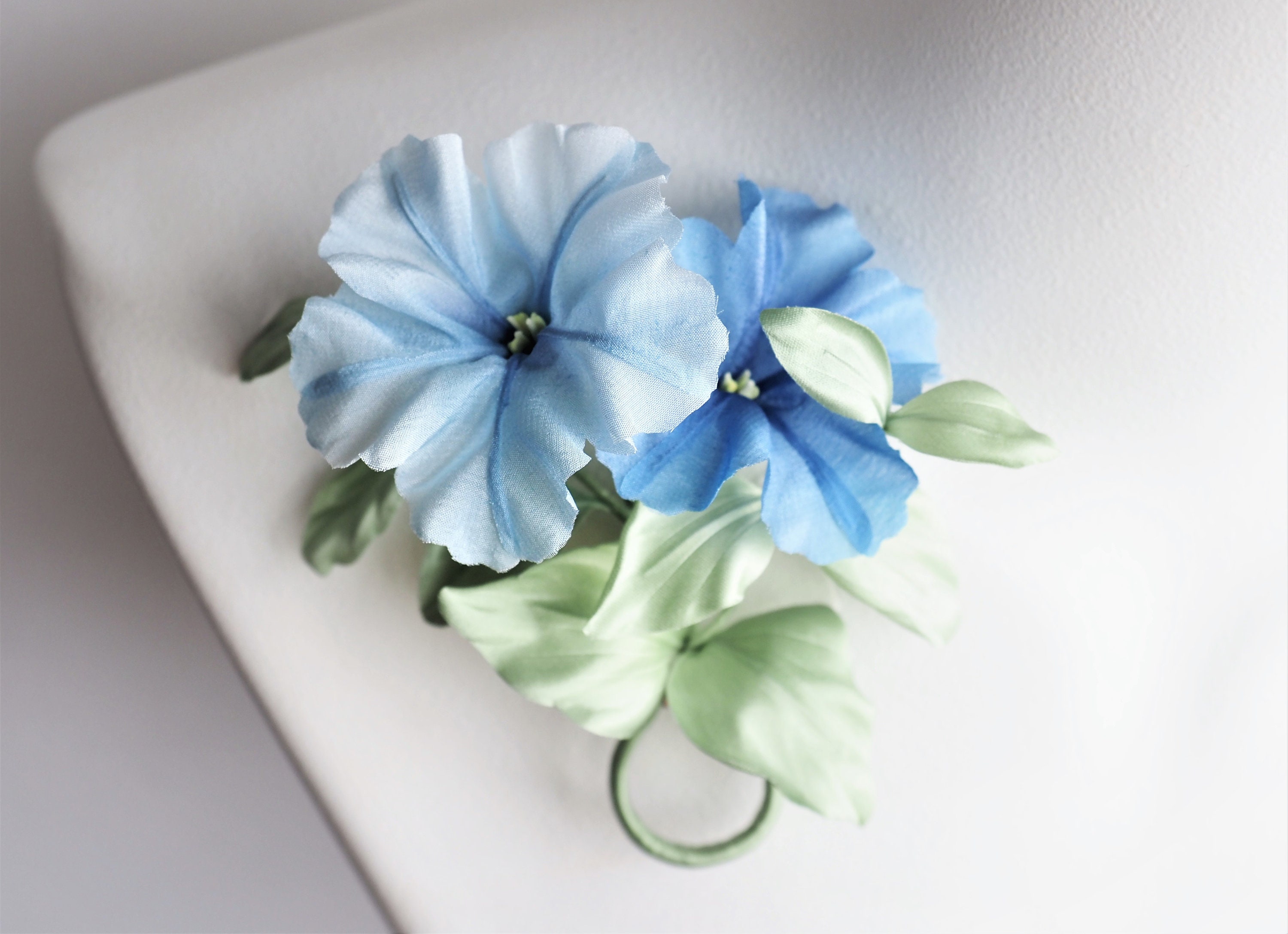 Velvet Edelweiss flower brooch - PresentPerfect Creations