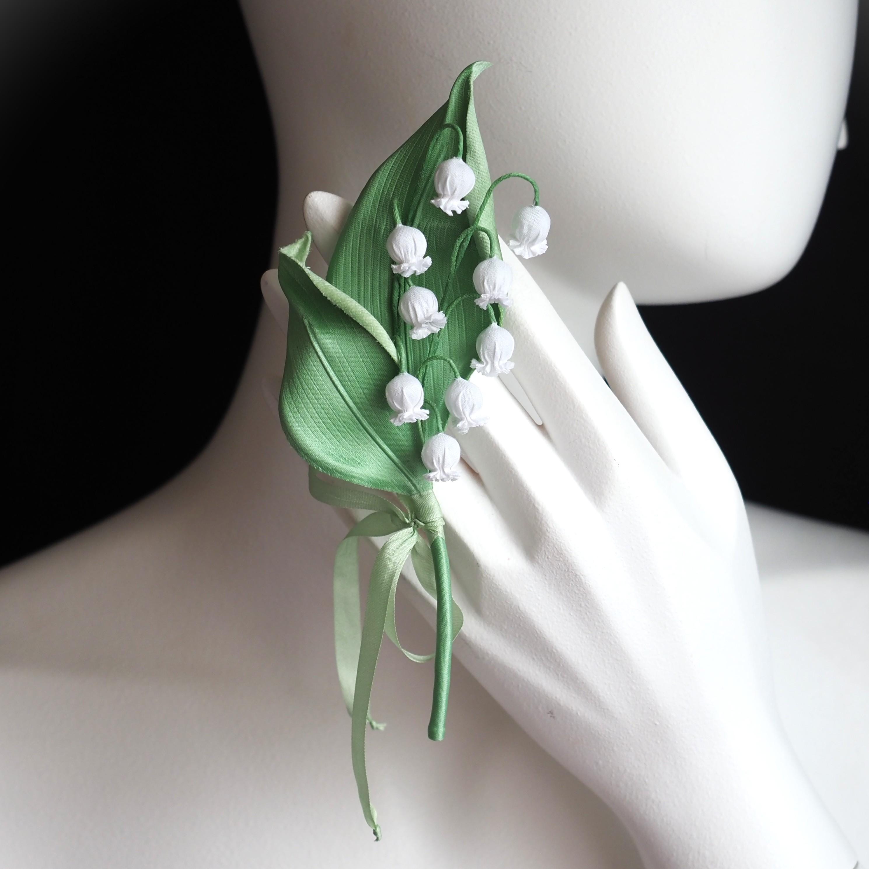 ブローチ・コサージュ Lily of the Valley Brooch Ready to Ship Cotton LILY of the VALLEY BROOCH, Cotton Gift