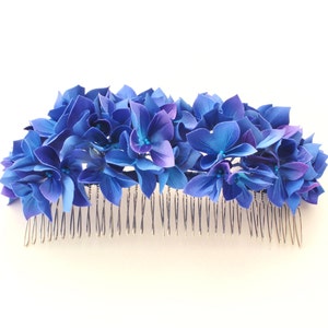 Bridal flower comb with blue silk hydrangea flowers, something blue, fabric flowers, blue hydrangeas, wedding flowers, floral comb image 2