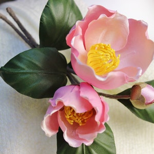 PINK CAMELLIA CORSAGE, spring textile jewelry, mother of the bride silk flower corsage, spring wedding, pink silk camellia flower brooch