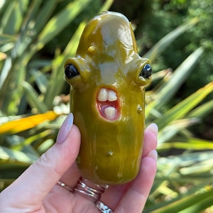 Handgefertigte, verfluchte Gurkenkreatur: Sammlerstück aus Polymerclay