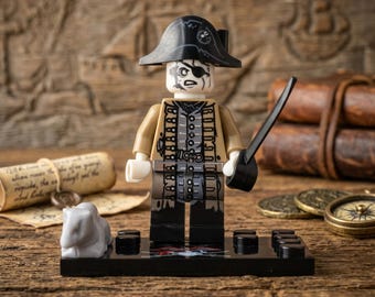 MOC – Minifigurka porucznika Lesaro | Lojalny pierwszy oficer Salazara | Przeklęty łowca Cichej Mary | Prezent urodzinowy z filmu Piraci z Karaibów