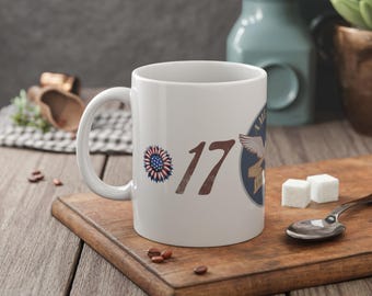 Caneca floral da bandeira de 1776 E Pluribus Unum de <br> Entrega Rápida? 11 onças de cerâmica