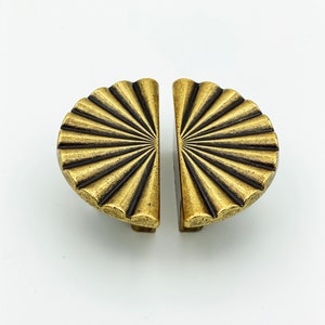 Reeded Antique Brass "Half-Daisy" Round Cabinet Knob Pull Kitchen Cupboard Brass Drawer Pull Knob