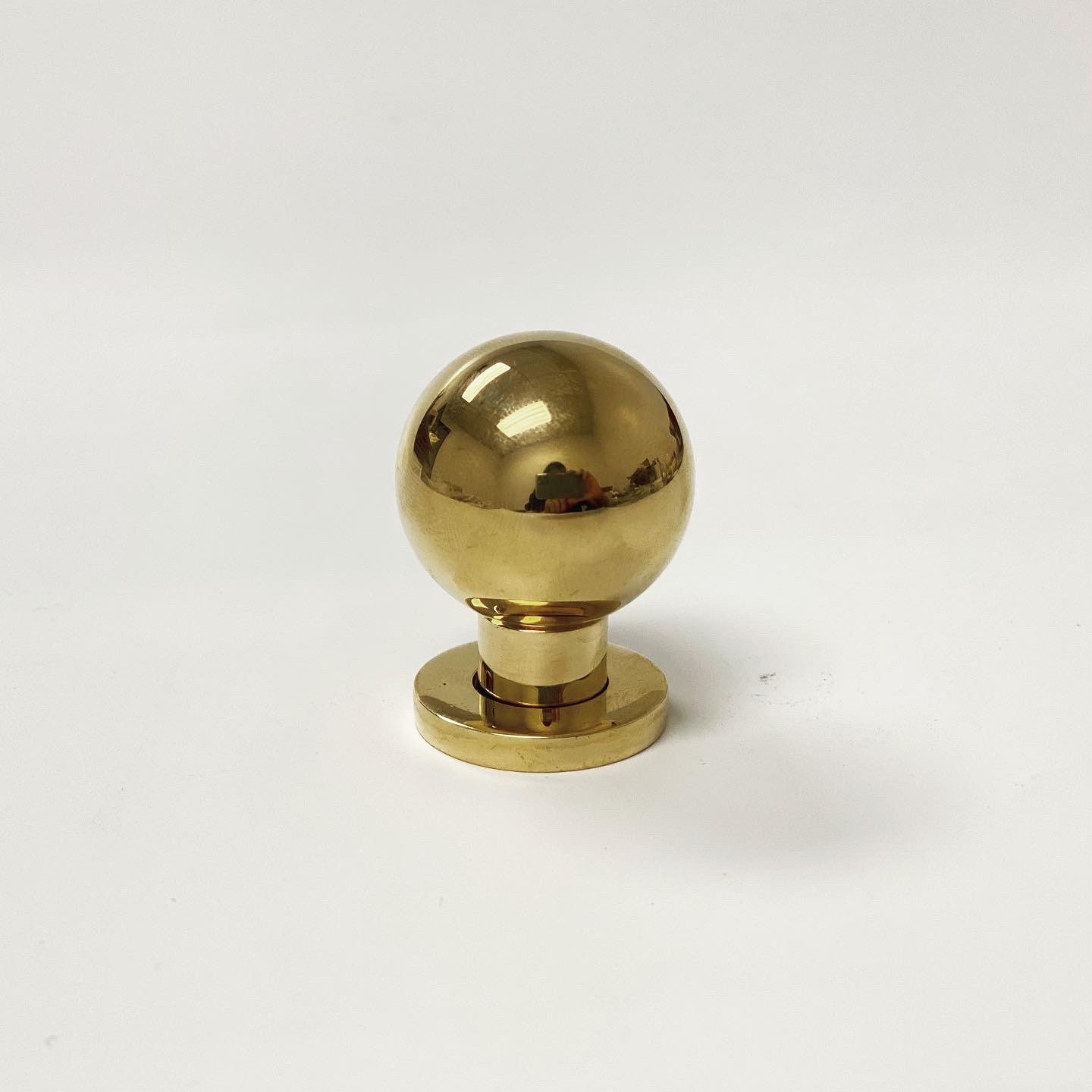 Luxe Unlacquered Brass Cabinet Ball Knob 1-1/8 in Polished Brass