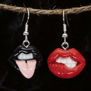 Gothic Lip Ohrringe, Rote Lippen Schmuck, Halloween Geschenk für Sie, Schrullig Punk Harz Ohrringe, Vampir Edgy Baumeln Ohrringe