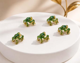 Cute Frog Ear Cuff, Frog Earrings No Piercing, Green Frog Ear Clip, Animal Ear Cuff Jewelry, Kawaii Gift for Her