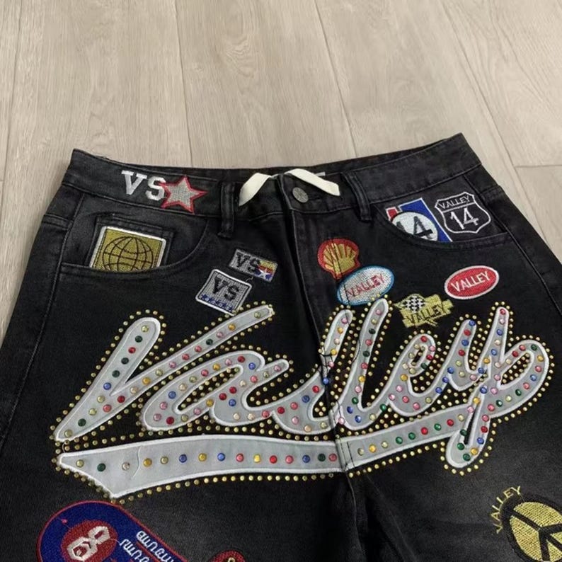Pantalones cortos vaqueros negros con parches · Vaqueros holgados estilo Y2K · Estilo streetwear con estampado · Parte inferior estilo skater hip hop imagen 2