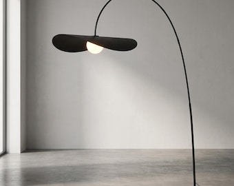 Lampada da terra ad arco nera moderna, luce di lettura regolabile per soggiorno e camera da letto, lampada da terra in stile canna da pesca, arredamento contemporaneo per la casa.