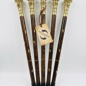 Lot von 5 antiken hölzernen Canes, polierte feste Messingkugelknöpfe, viktorianische Artgehstöcke-Großhandelsbündel, Groomsmen-Geschenkpaket