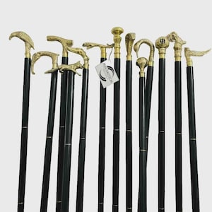 Lot von 13 antiken Holzcanes, verschiedene geprägte Messinggriffe, Vintage-Gehstöcke im viktorianischen Stil