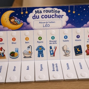 Puede incluir: Una tabla de rutina para dormir para niños titulada Ma routine du coucher con el nombre LÉO. Incluye ocho secciones numeradas con ilustraciones para tareas como deberes, cena, baño, pijama, cepillado de dientes, aseo, cuento y hora de dormir.