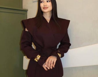 Jacket with shoulders