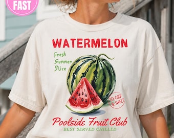 Camiseta retrô de verão com estampa de melancia, estilo clube de frutas à beira da piscina.