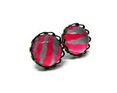 Clous d 39 oreilles 10mm - verre peint à la main 10mm ear studs - hand painted glass