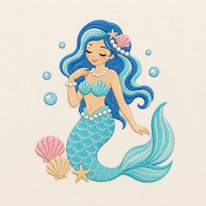 Puede incluir: Un diseño de bordado de una sirena con largo cabello azul ondulado, un top de concha azul claro y una cola de escamas azul a juego. La sirena lleva un collar y una pulsera de perlas blancas, rodeada de pequeñas burbujas, conchas y una estrella de mar.
