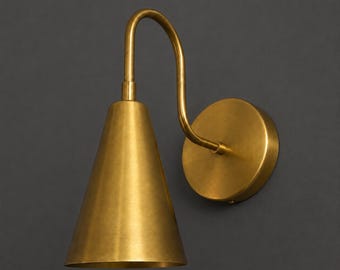 Rohe Messing Wandleuchter, moderne Wandleuchte Leuchte, handgemachte Messingleuchte, Schlafzimmer Leselicht, Badezimmer Eitelkeit Licht, Mid Century Wandleuchte