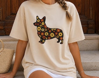 Boho Corgi Shirt, Floral Puppy Graphic Tee, Retro Dog Lover T-Shirt, Cozy Animal Shirt for Women, Gift for Corgi Moms, Corgi Puppy Shirt