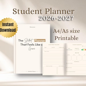 Könnte beinhalten: Ein 2026-2027 Studentenplaner als A4/A5-Druckvorlage. Das Cover trägt den Text 'The Student Planner That Feels Like a Game'. Eine geöffnete Seite zeigt einen 'Exam Prep Tracker' und einen 'Today's Mission'-Bereich mit Feldern für Stimmung und Aufgaben.