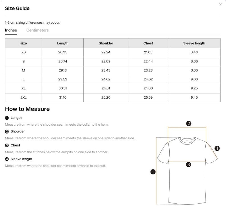 Pode incluir: Uma tabela de guia de tamanhos para uma t-shirt com colunas para tamanho, comprimento, ombro, peito e comprimento da manga em polegadas. Abaixo da tabela, um diagrama ilustra como medir o comprimento, ombro, peito e manga da pe&ccedil;a.