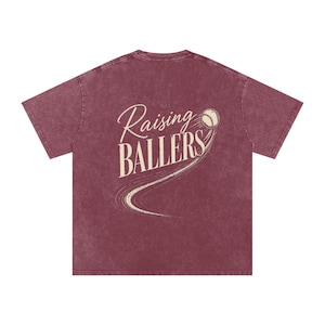 Vintage Raising Ballers Softball Mom Shirt afbeelding 8