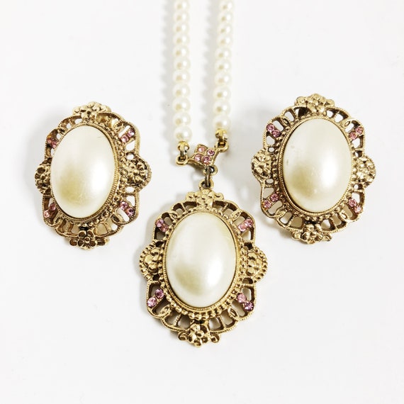 Pearl And Pink Rhinestone Jewelry Set, Pierced Ea… - image 1