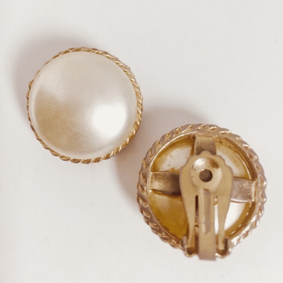 Vintage Pearl Earrings, Large Clip on Earrings, Vintage