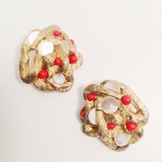 SARAH COVENTRY, Coral And Mother Of Pearl Brooch … - image 3