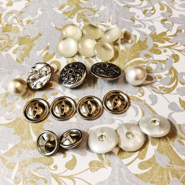 Lot Of Vintage Buttons, Metal, Plastic, Rhinestones, Stars, Vintage Accessories, Crafts, Sewing, Jewelry, LOT 15-BUTTONS