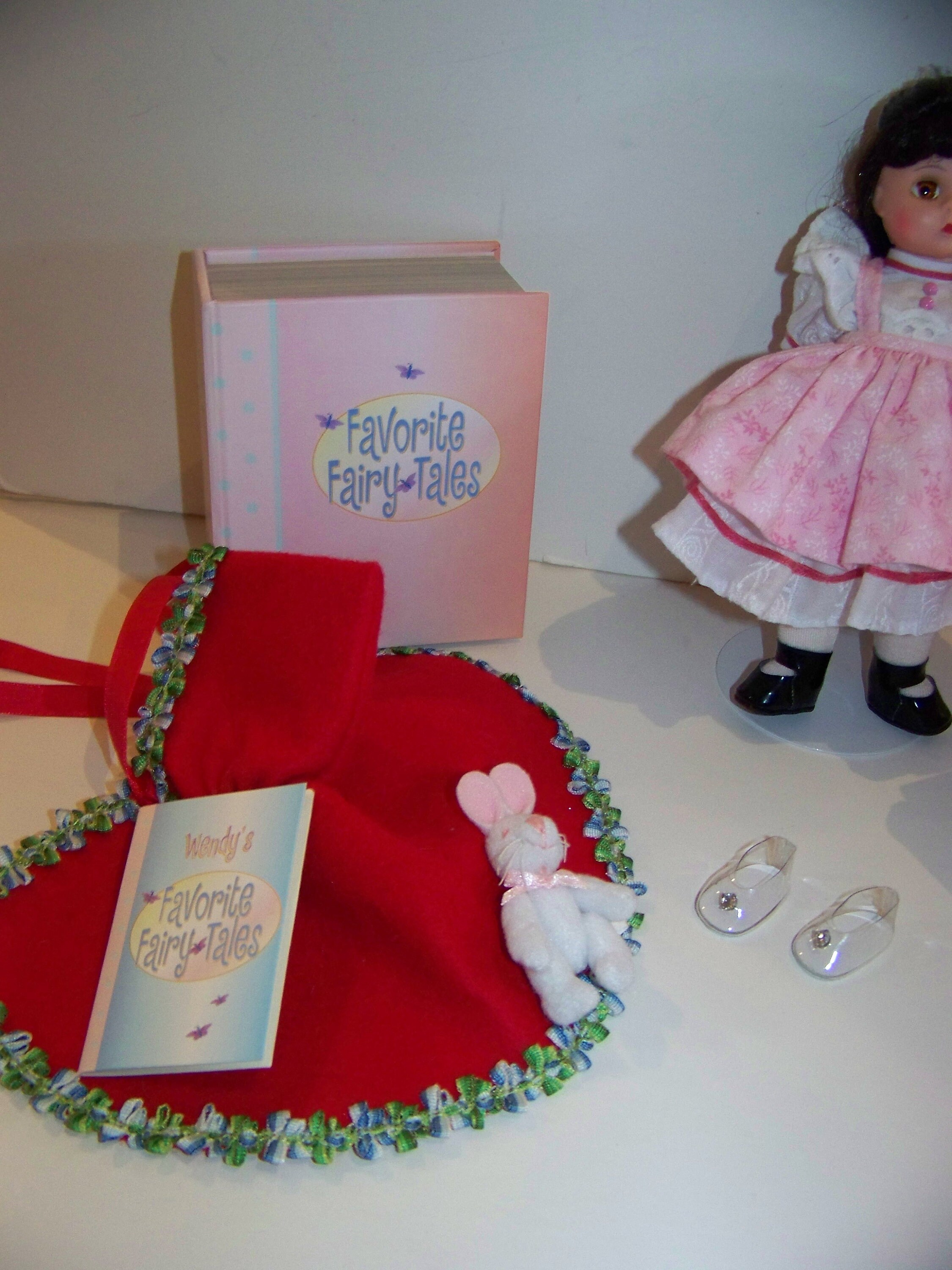 Wendy Favorite Fairy Tales Madame Alexander 8 in Doll Set MIB 