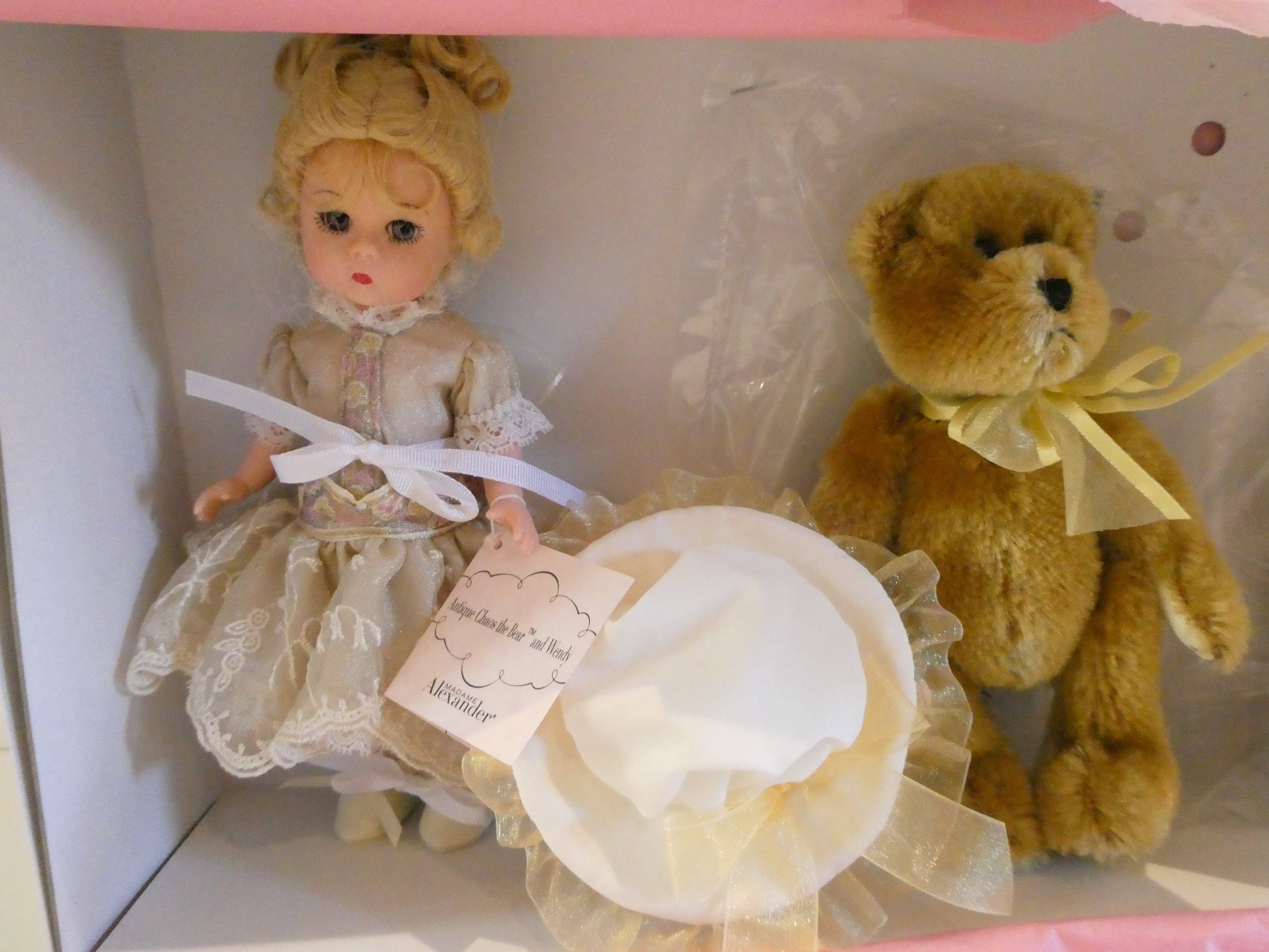 人形 Madame Alexander WENDY with Toy Bear Madame Alexander WENDY with Toy Bear