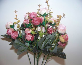 lots of Articial rose bouquets of 2