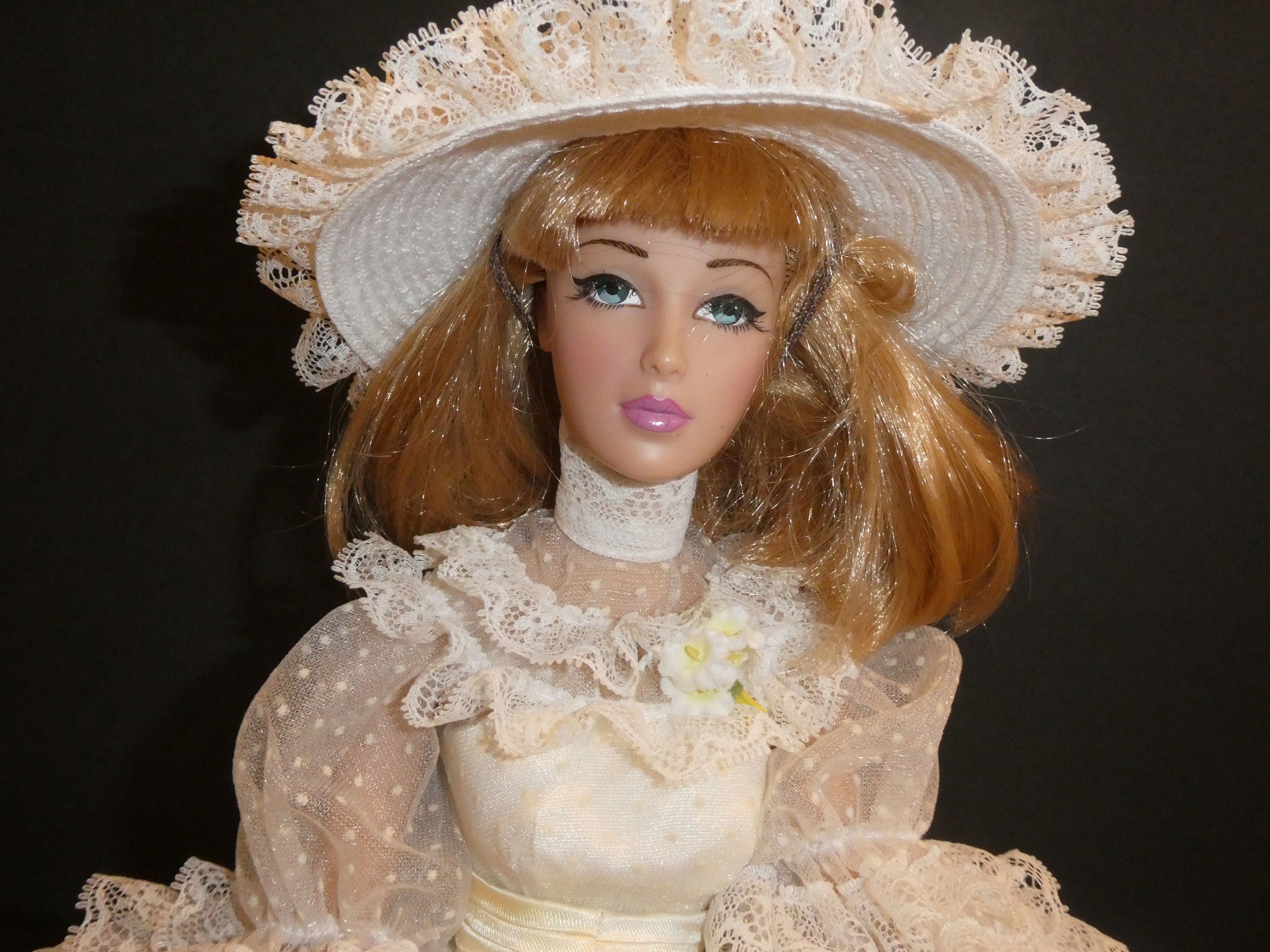 Madame Alexander 16 in Judy in St Louis