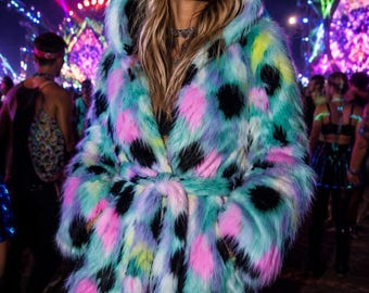 Pastelowy płaszcz ze sztucznego futra Rave z kapturem i uszami, kurtka na festiwal Burning Man, puszysty płaszcz ze sztucznego futra Kawaii
