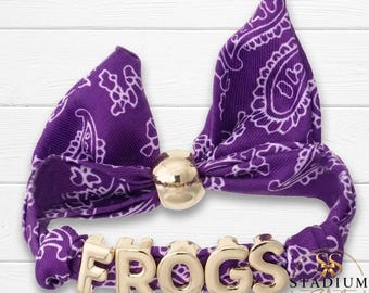 Pulseira Bandana Roxa com Letras Douradas • Joias para Dia de Jogo do Texas • Pulseira de Tecido para Torcida Universitária • Acessório Roxo para Festa no Pré-Jogo