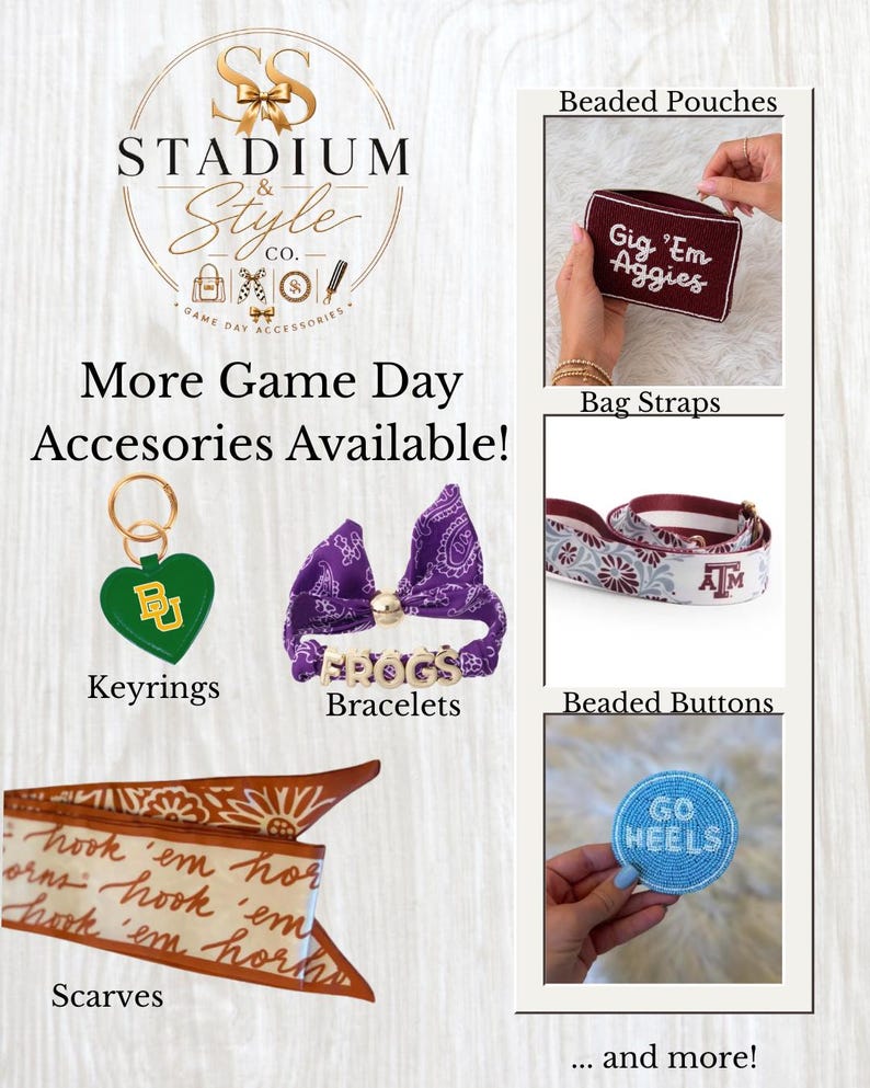 Op de afbeelding: Een collectie game day accessoires waaronder een bordeauxrood kralentasje met de tekst Gig 'Em Aggies, een riem met patroon en ATM-logo, een groene hartvormige sleutelhanger en een paarse paisley armband met de tekst FROGS en een blauwe knoop.
