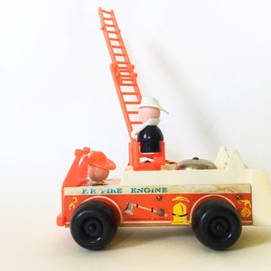 Fisher Price Fire Engine 720 Little 
