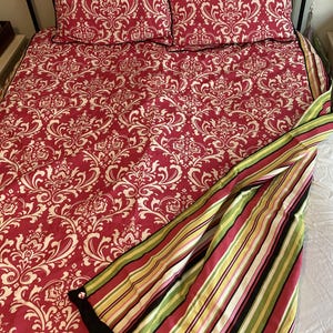 4 Piece Pink Damask and Bold Stripe Queen sized Bedding Set