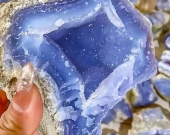 Pietra grezza di agata blu naturale, campione minerale di geode di calcedonio blu, VUG, decorazione per la casa, cristallo energetico, guarigione Reiki, regalo di cristallo