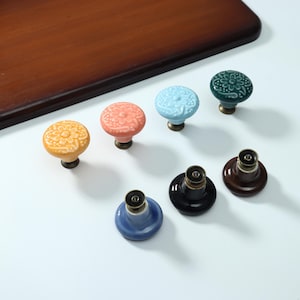 Floral Pattern Cabinet Knob 34mm – Decorative Handle for Wardrobes, Dressers, Kitchen & Bedroom Storage